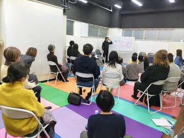 12月に行われた新宿講座の様子
